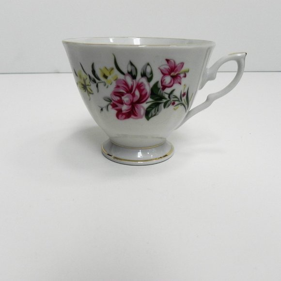 Collectable Vintage Yong Sheng Porcelain Cup & Saucer Red and Yellow Flowers - Picture 5 of 8